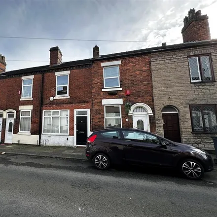 Rent this 2 bed townhouse on Holy Trinity Church in Lower Mayer Street, Hanley