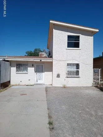 Buy this studio house on 825 Silvestre Road in Loma Terrace, El Paso
