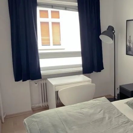 Rent this 3 bed room on Bettinastraße 64 in 60325 Frankfurt, Germany