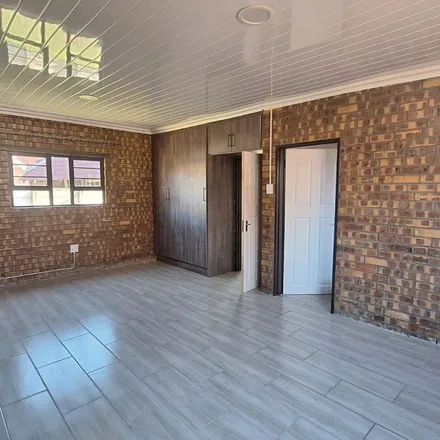 Image 8 - Opperman Street, Jan Cilliers Park, Welkom, 9460, South Africa - Apartment for rent