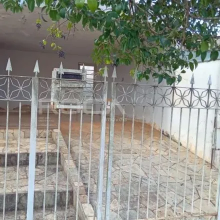 Buy this 4 bed house on Rua Totó Leite in Jardim Maria Alice, São Carlos - SP