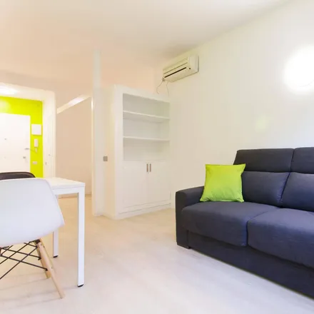 Rent this 1 bed apartment on Carrer de Casanova in 64, 08001 Barcelona