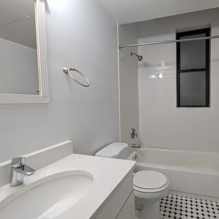 Image 6 - 2134 West Concord Place, Chicago, IL 60647, USA - House for rent