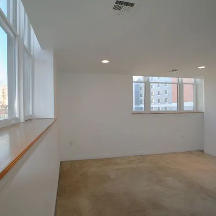 Image 5 - 763 Montgomery Street, Bergen Square, Jersey City, NJ 07306, USA - Apartment for rent