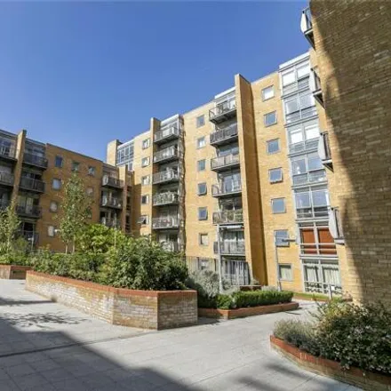 Image 2 - Lowry House, Cassilis Road, Millwall, London, E14 9LL, United Kingdom - Apartment for sale