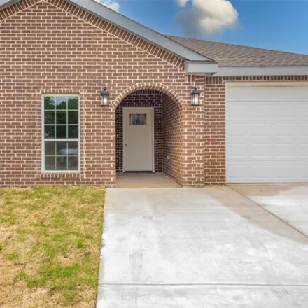 Buy this 4 bed house on 3299 Hillsdale Drive in Corsicana, TX 75110