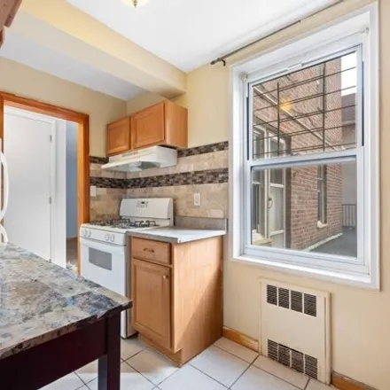 Image 3 - 394 Avenue S, New York, NY 11223, USA - Apartment for sale