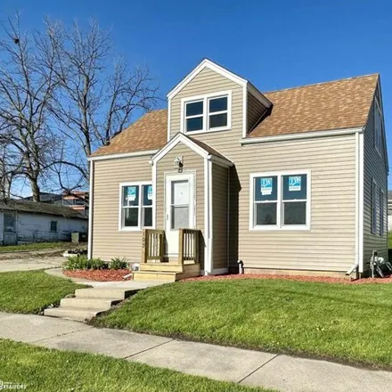 Buy this 2 bed house on 143 South 13th Street in Marshalltown, IA 50158