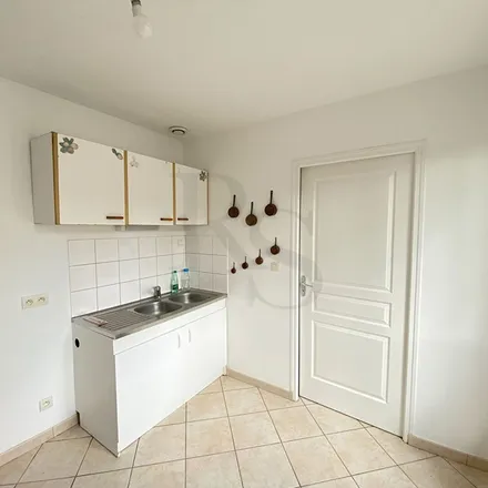 Image 5 - 1 Rue de Vassy, 61800 Chanu, France - Apartment for rent