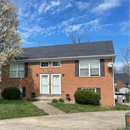 Buy this 4 bed house on 705 Candlewood Drive in Berea, KY 40403