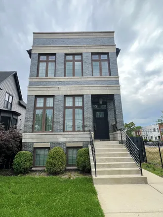 Buy this 3 bed house on 722 East 44th Street in Chicago, IL 60653