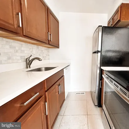 Image 2 - 501 P Street Northwest, Washington, DC 20205, USA - Apartment for rent