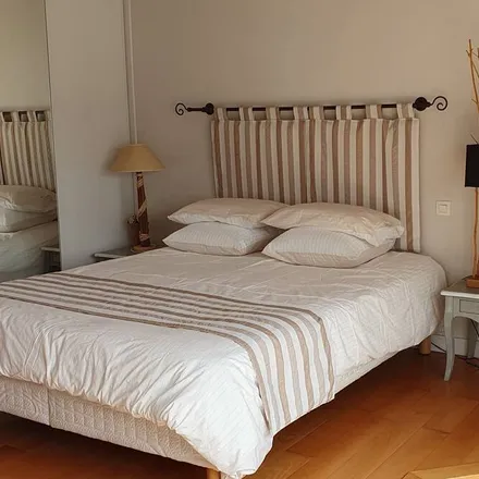 Rent this 2 bed apartment on 17630 La Flotte