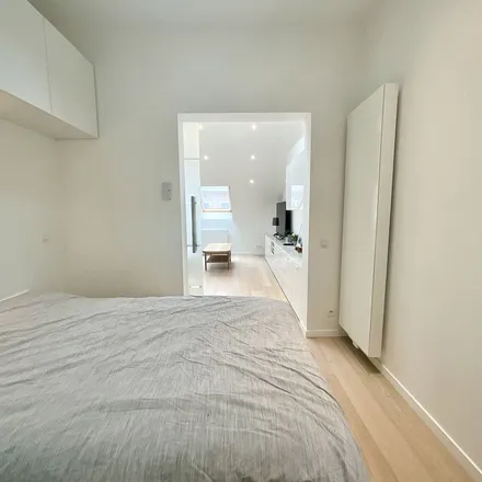 Rent this 1 bed apartment on Proxy Delhaize in Rue Dejoncker - Dejonckerstraat, 1060 Saint-Gilles - Sint-Gillis