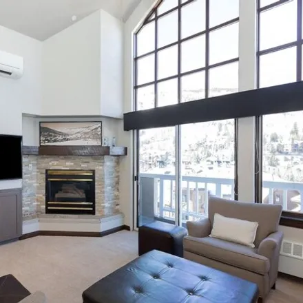 Buy this 3 bed condo on Metropolitan in 210 Offerson Road, Beaver Creek