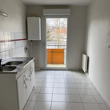 Rent this 4 bed apartment on 36 Rue de la Déliade in 87100 Limoges, France