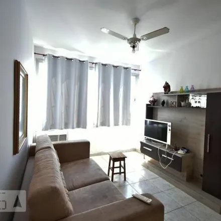 Rent this 3 bed apartment on Rua General Pereira da Silva 93 in Icaraí, Niterói - RJ