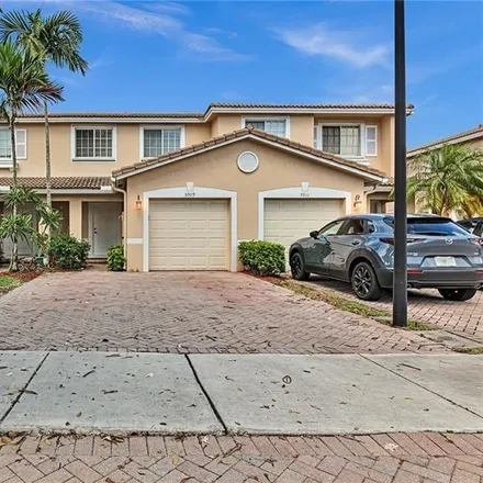 Buy this 3 bed condo on 5909 Abbey Road in Tamarac, FL 33321