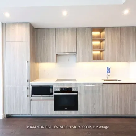 Image 9 - 118 McMahon Drive, Toronto, ON M2K 1C2, Canada - Apartment for rent