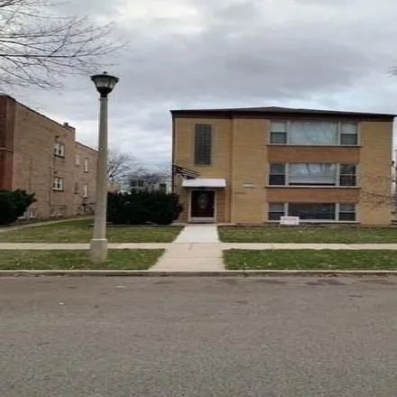 Rent this 3 bed house on 8242 Knox Avenue in Skokie, IL 60076