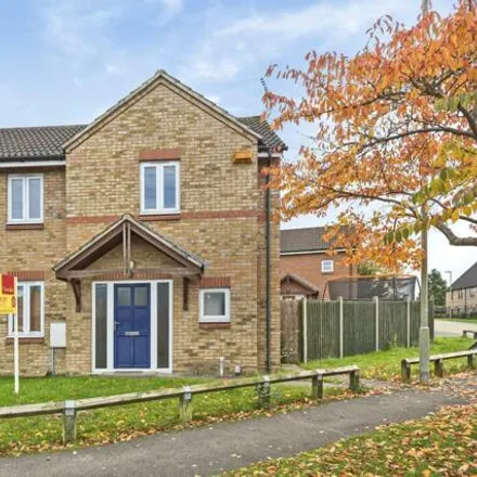Buy this 3 bed duplex on Foxglove Close in Oxford, OX4 7ZB