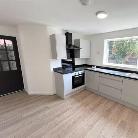 Image 1 - Worsley Street, Pendlebury, M27 6ET, United Kingdom - Duplex for rent