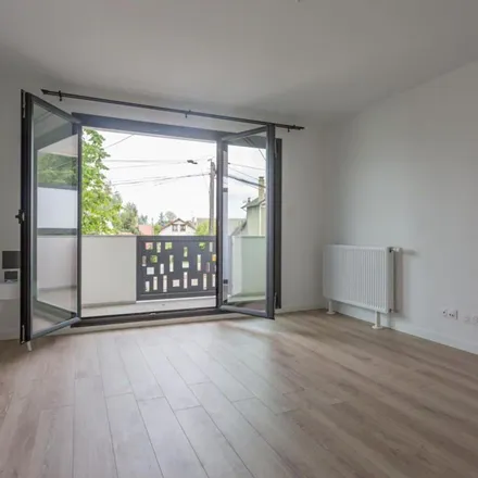 Rent this 1 bed apartment on 157 Route de Corbeil in 91700 Sainte-Geneviève-des-Bois, France
