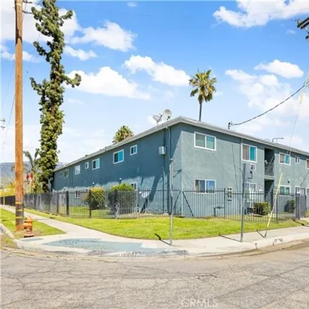 Buy this 72 bed house on 1448 Citrus Street in San Bernardino, CA 92404