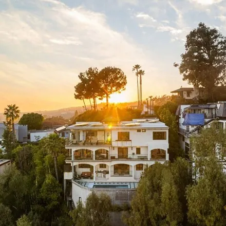 Image 2 - 1380 Summitridge Place, Beverly Hills, CA 90210, USA - House for sale