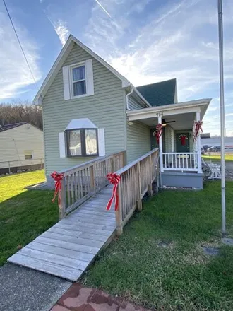 Buy this 3 bed house on 748 Lucian Street in Huntington, WV 25704