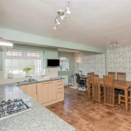 Image 6 - Green Hill Chase, Leeds, LS12 4HF, United Kingdom - House for sale