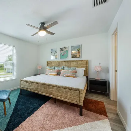 Rent this 3 bed apartment on Bradenton