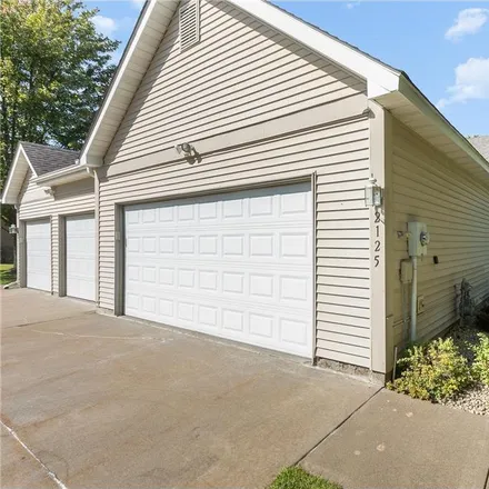 Image 1 - 2125 Southwind Drive, Maplewood, MN 55109, USA - Townhouse for sale