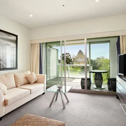Rent this 1 bed apartment on Seasons Botanic Gardens Melbourne in 348 St Kilda Road, Melbourne VIC 3004