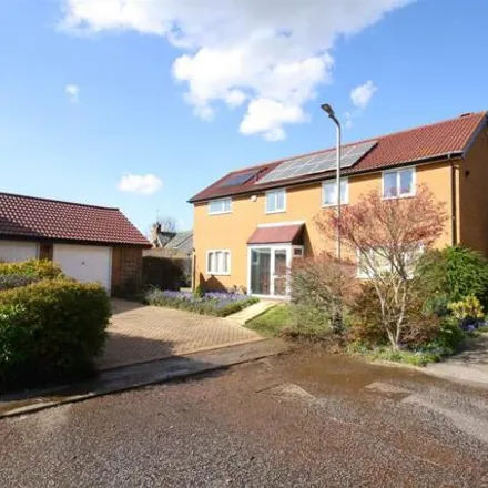 Buy this 4 bed house on Elmers Park in Bletchley, MK3 6DJ