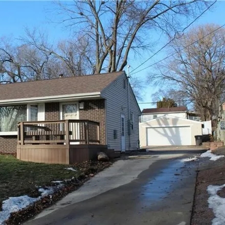 Buy this 2 bed house on 2584 East Sheridan Avenue in Des Moines, IA 50317