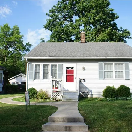Rent this 1 bed house on 121 Lucinda Avenue in Belleville, IL 62221