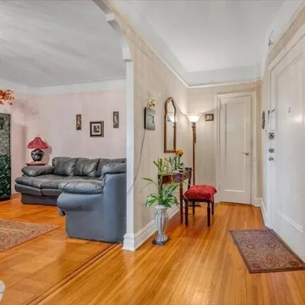 Image 2 - 80 Avenue P, New York, NY 11223, USA - Apartment for sale
