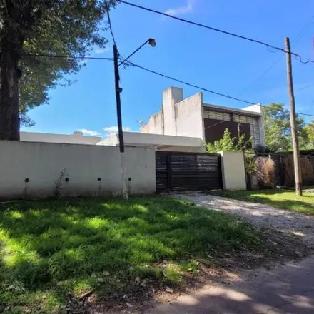 Buy this 3 bed house on Calle 31 in Partido de La Plata, Villa Elisa