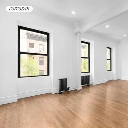 Image 2 - 342 E 50th St Apt 2a, New York, 10022 - Townhouse for sale