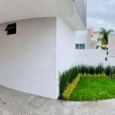 Rent this 3 bed house on Calle Lago Zumpango in 76100 Juriquilla, QUE