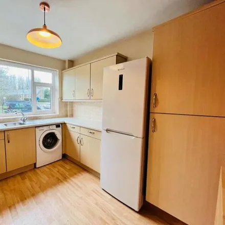 Image 5 - Cottingley Cliffe Road, Cottingley, BD16 1SZ, United Kingdom - Apartment for rent