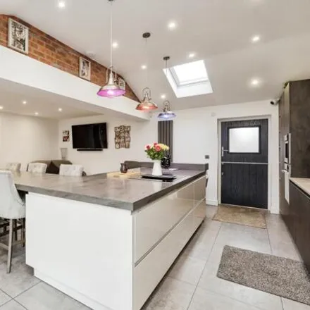 Image 3 - Whitington Close, Little Lever, BL3 1LY, United Kingdom - House for sale