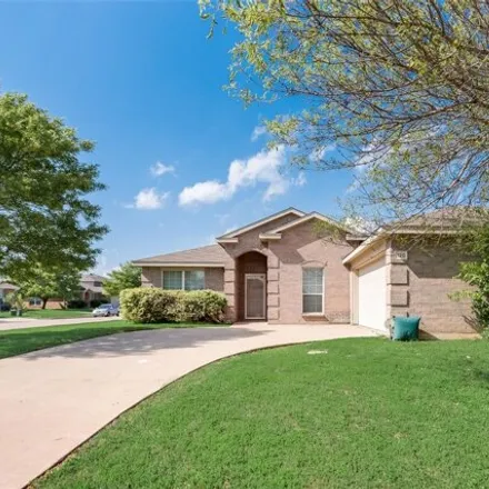 Rent this 3 bed house on 3320 Doris Drive in Denton, TX 76207