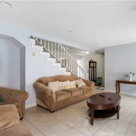 Image 4 - Tyler Street, Los Angeles, CA 91342, USA - House for sale