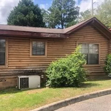 Rent this 2 bed duplex on 700 East Madison Street in Troy, AL 36081