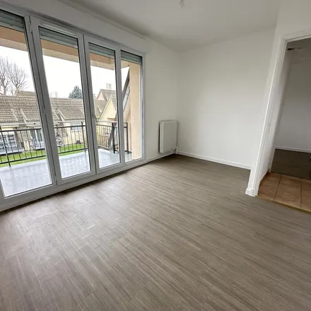 Rent this 2 bed apartment on Mairie de Pontault-Combault in 107 Avenue de la République, 77340 Pontault-Combault