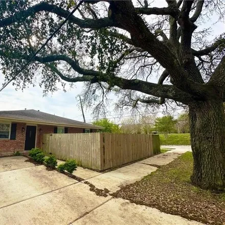 Buy this 6 bed house on 445 10th Street in Lakeview, New Orleans