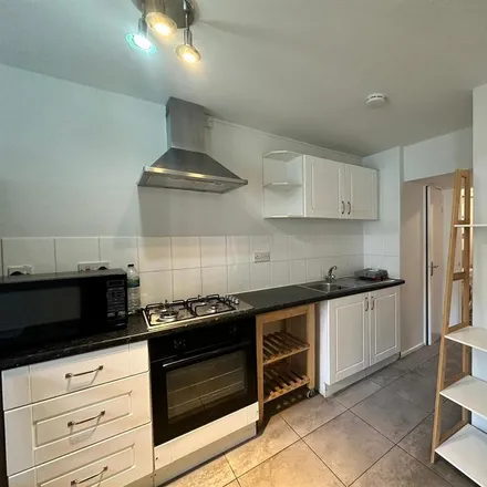 Rent this 4 bed apartment on St Aubins Court in Downham Road, De Beauvoir Town