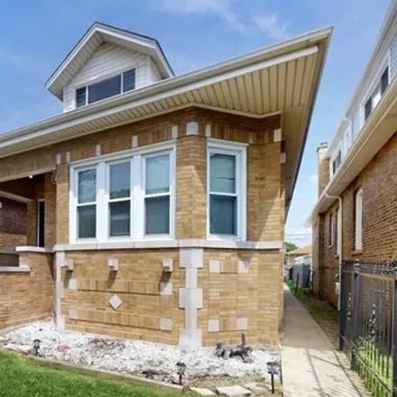 Buy this 3 bed house on 7649 South Wolcott Avenue in Chicago, IL 60620